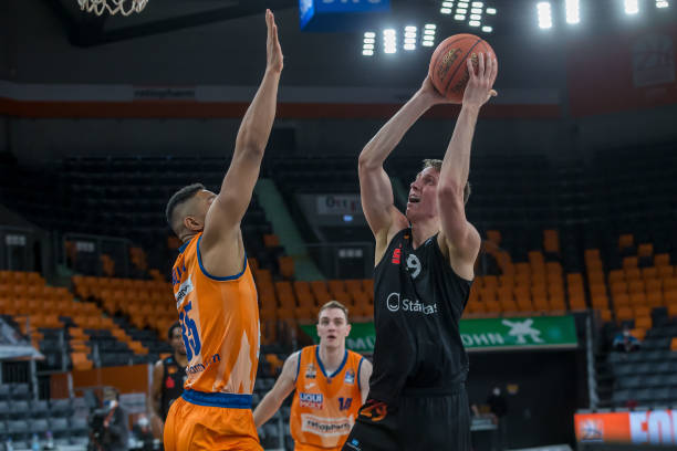 赛季形成更 赛季形成更